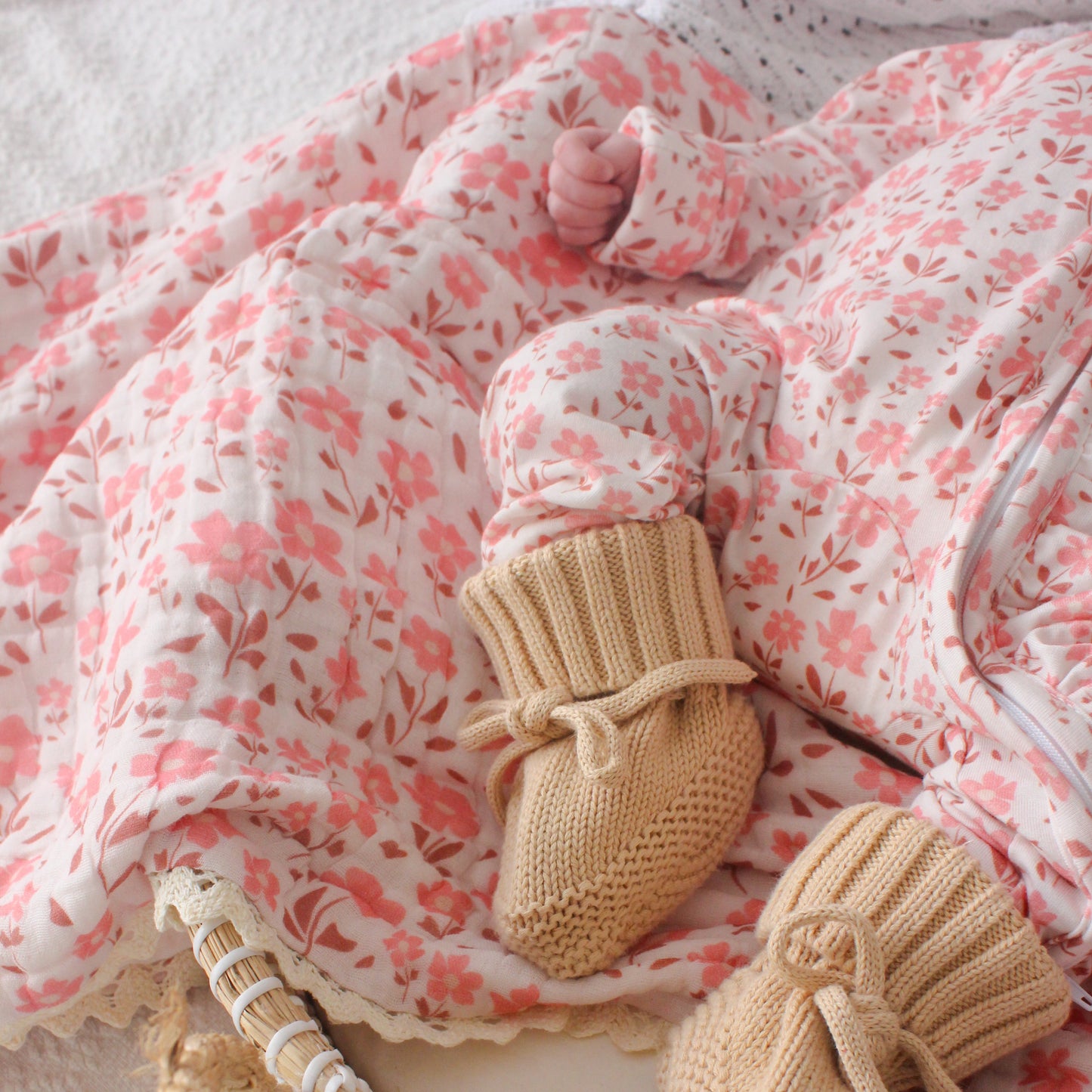GAUZE LACE BLANKET TIMELESS BLOSSOM