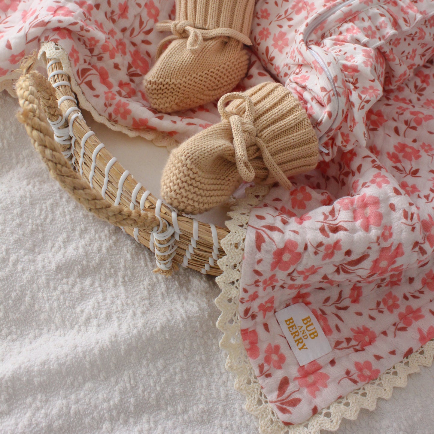 GAUZE LACE BLANKET TIMELESS BLOSSOM