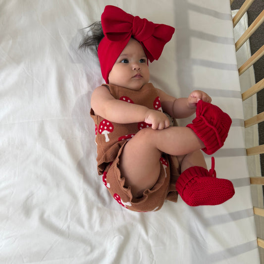 KNITTED BOOTIES CHERRY