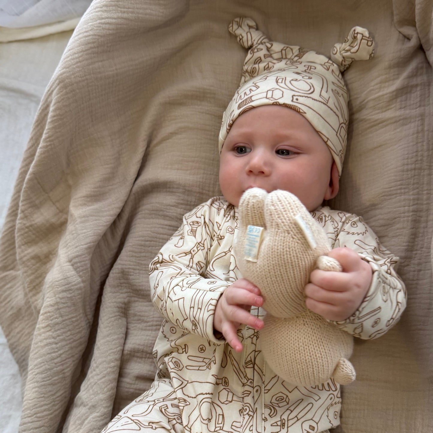 DOUBLE KNOT BEANIE TINY TOOLS