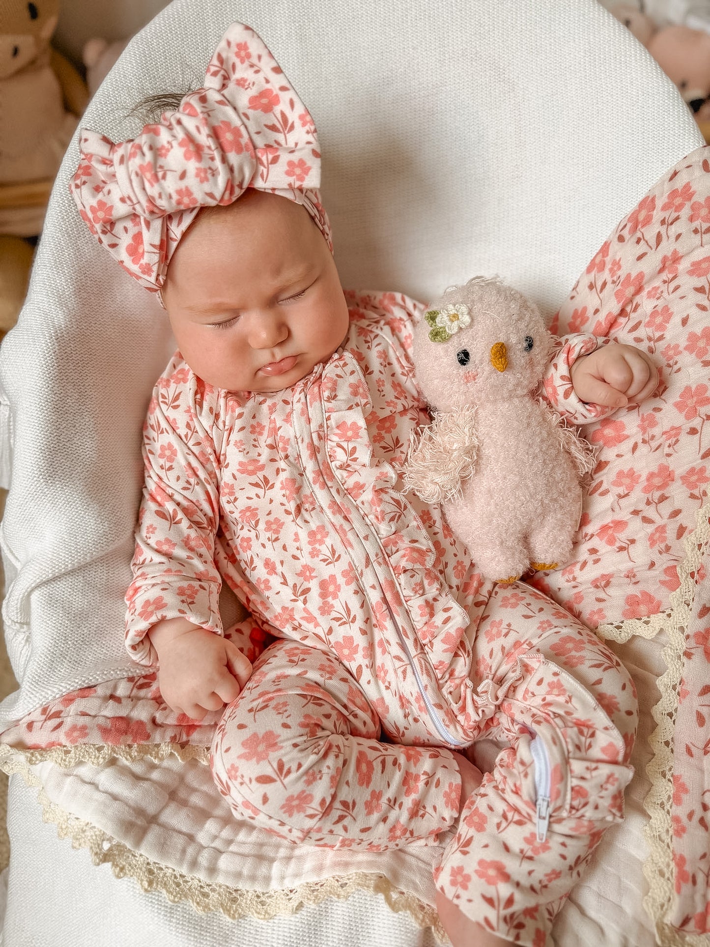 OVERSIZED TOPKNOT TIMELESS BLOSSOM